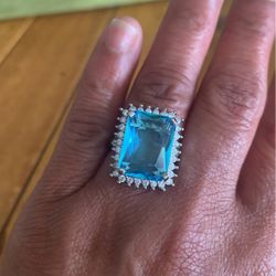 Beautiful Blue Stone Circonias Ring