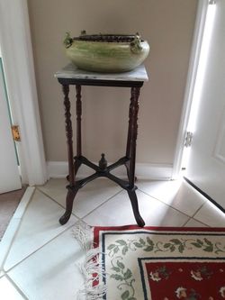 Mabel top plant stand