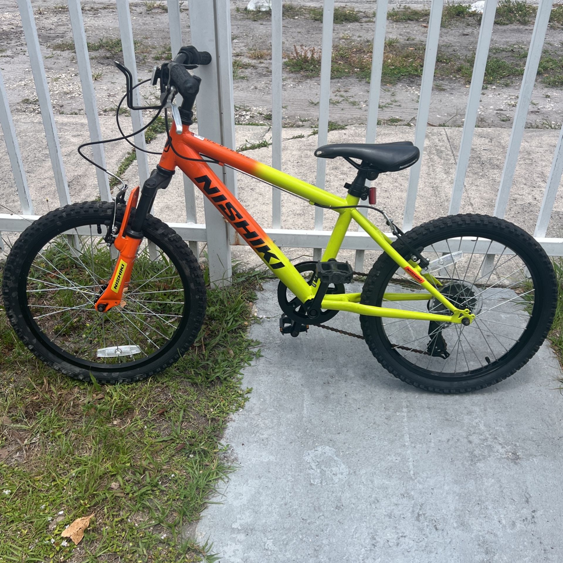 Nishiki best sale 20 bike