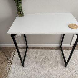 Basic White Table 