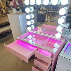 New Modern Quality Vanity Set With Bluetooth Speakers!