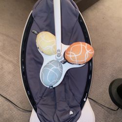 MAMAROO 4MOMS SWING