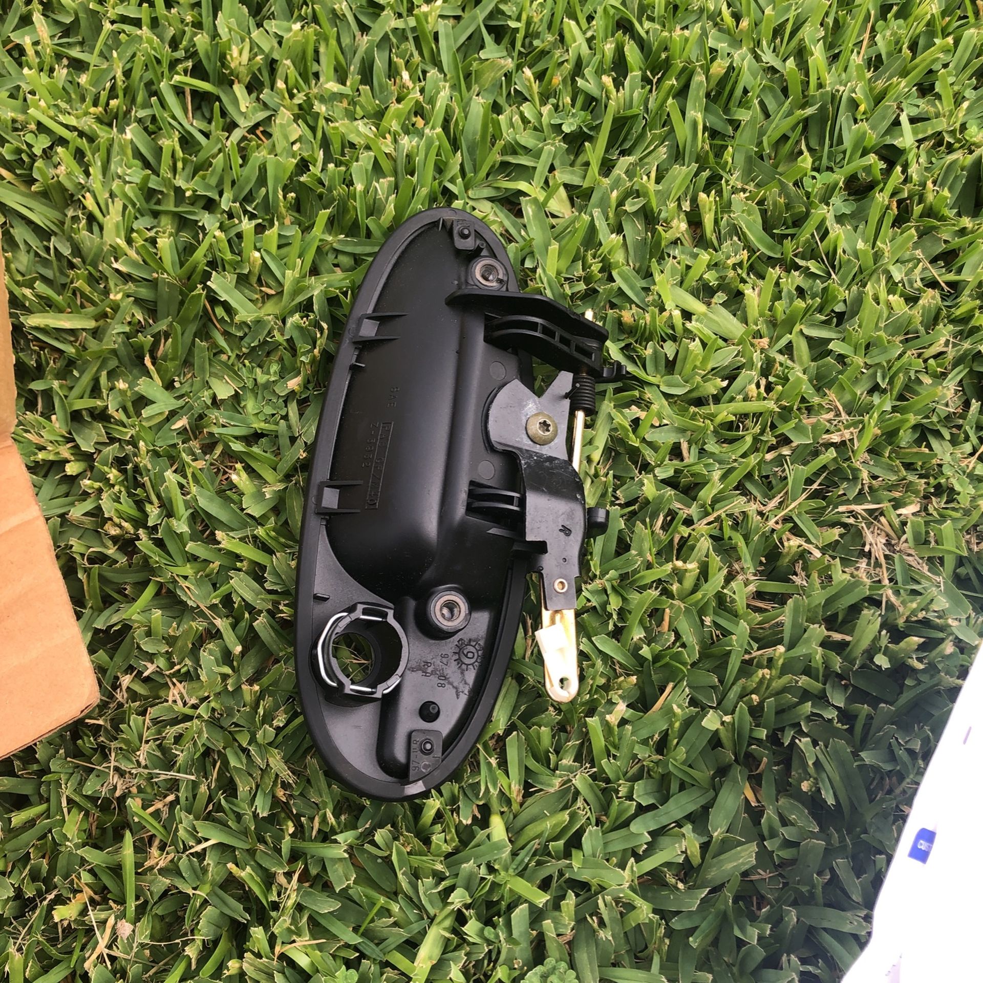 2000 Buick Park Avenue passenger door handle new in box