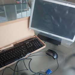 Dell Monitor and Keyboard With Acer Mouse