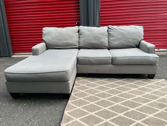 Sectional Couch!! Delivery Available 🚚!!  Dimensions: 93” Length x 36” Height x 37” Depth ( 65” Depth Chaise)