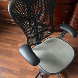 Herman Miller Mirra 1