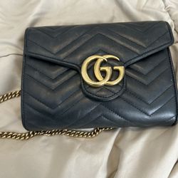 Gucci Leather Black & Gold Purse