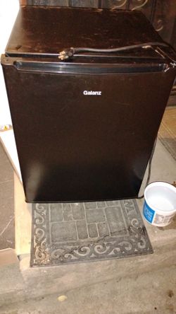 Mini fridge