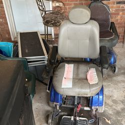 Jazzy 1122 Motorized Chair