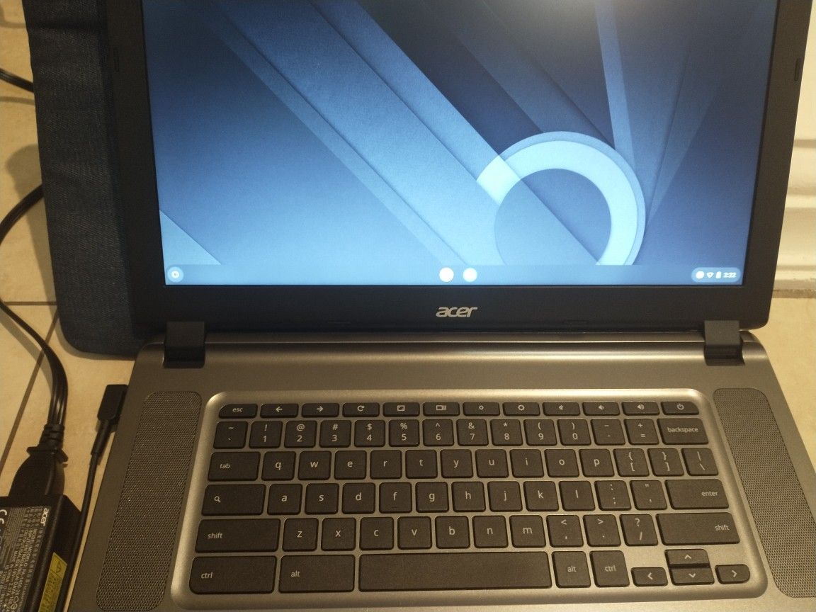 acer chromebook 15 Inch cb3-532 - Laptop Chrome OS With Charger and fabric Case