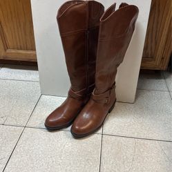Zippered Women's Boots, Size 9 1/2W