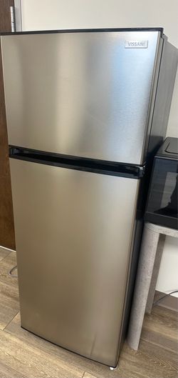 Mini refrigerator