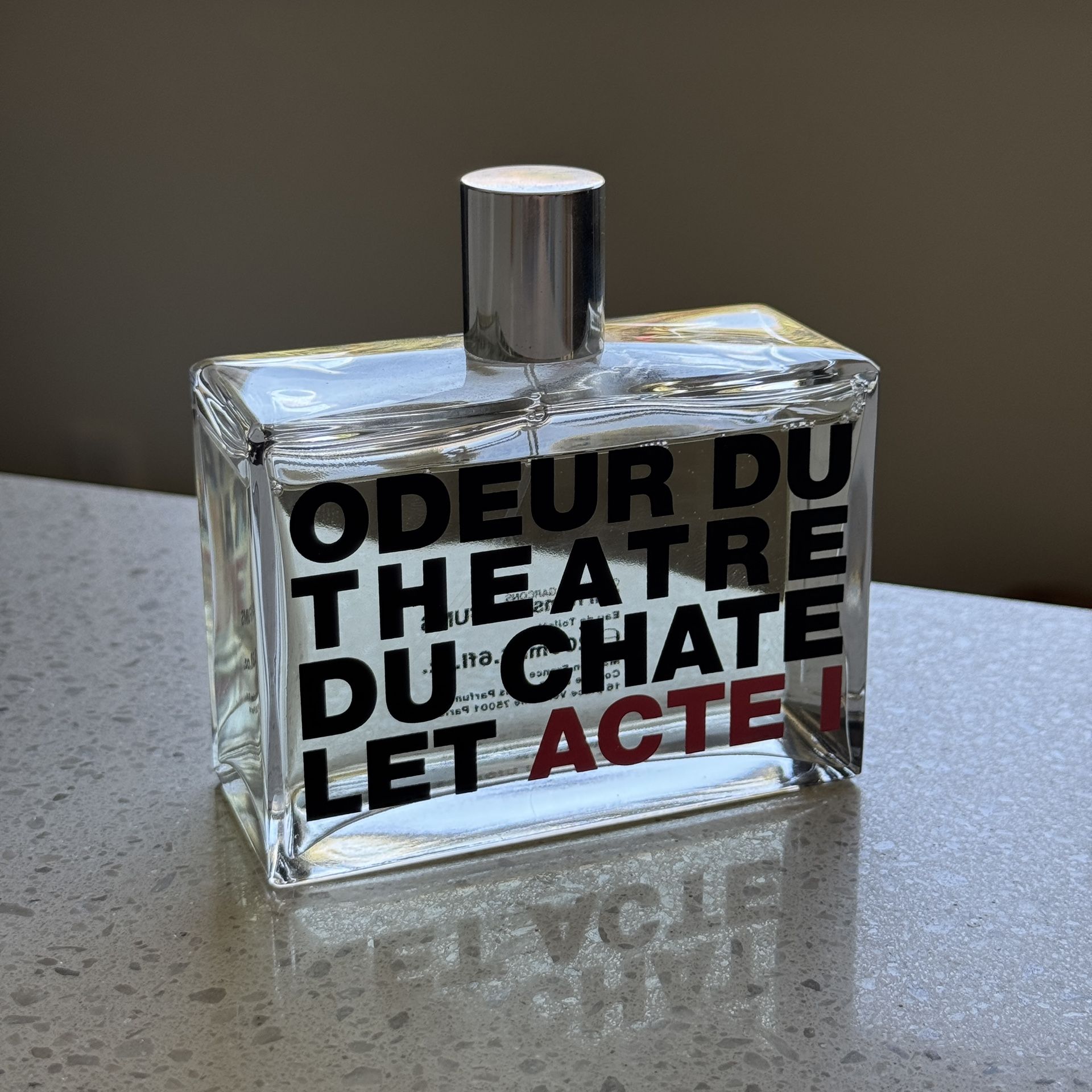 Odeur Du Theatre Du Chatelet Acte 1 by Comme des Garçons