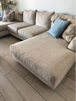 Sectional couch
