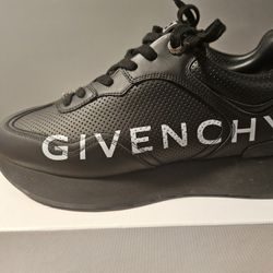 GIVENCHY MEN RIV SNEAKERS SIZE 9