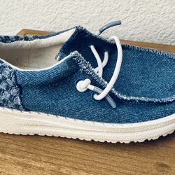 **Toddler Hey Dude** NEVER WORN!!!!