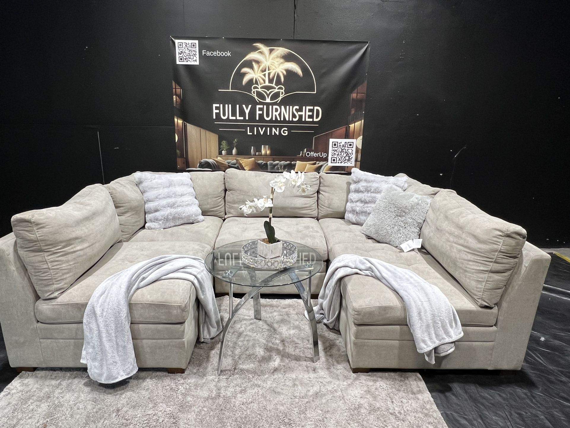 Sectional/couch/sofa, Thomasville, light grey, 70x108x70, modular, pickup Tampa, delivery available