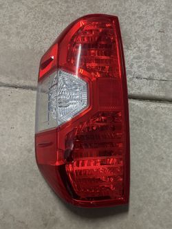 Toyota Tundra OEM Drivers Side Taillight
