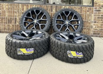 24” SNOWFLAKE BLACK WHEELS GMC SIERRA YUKON SILVERADO TAHOE 33” Mud MT TIRES NEW-WE FINANCE