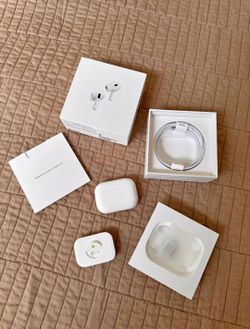 Apple Airpods Pro 2 (2nd Generation) USB-C, Excellent Condition!
