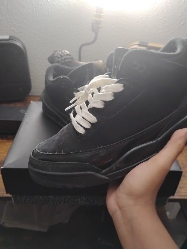 Jordan 3 Black Cat