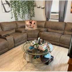LARGE SECTIONAL Couch 