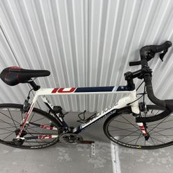 Cannondale CAAD10 5 105 Road Bike — Lightweight, Excellent Condition WITH many Accessories
