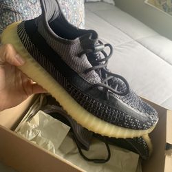 Yeezy Boost 350 V2 Carbon 