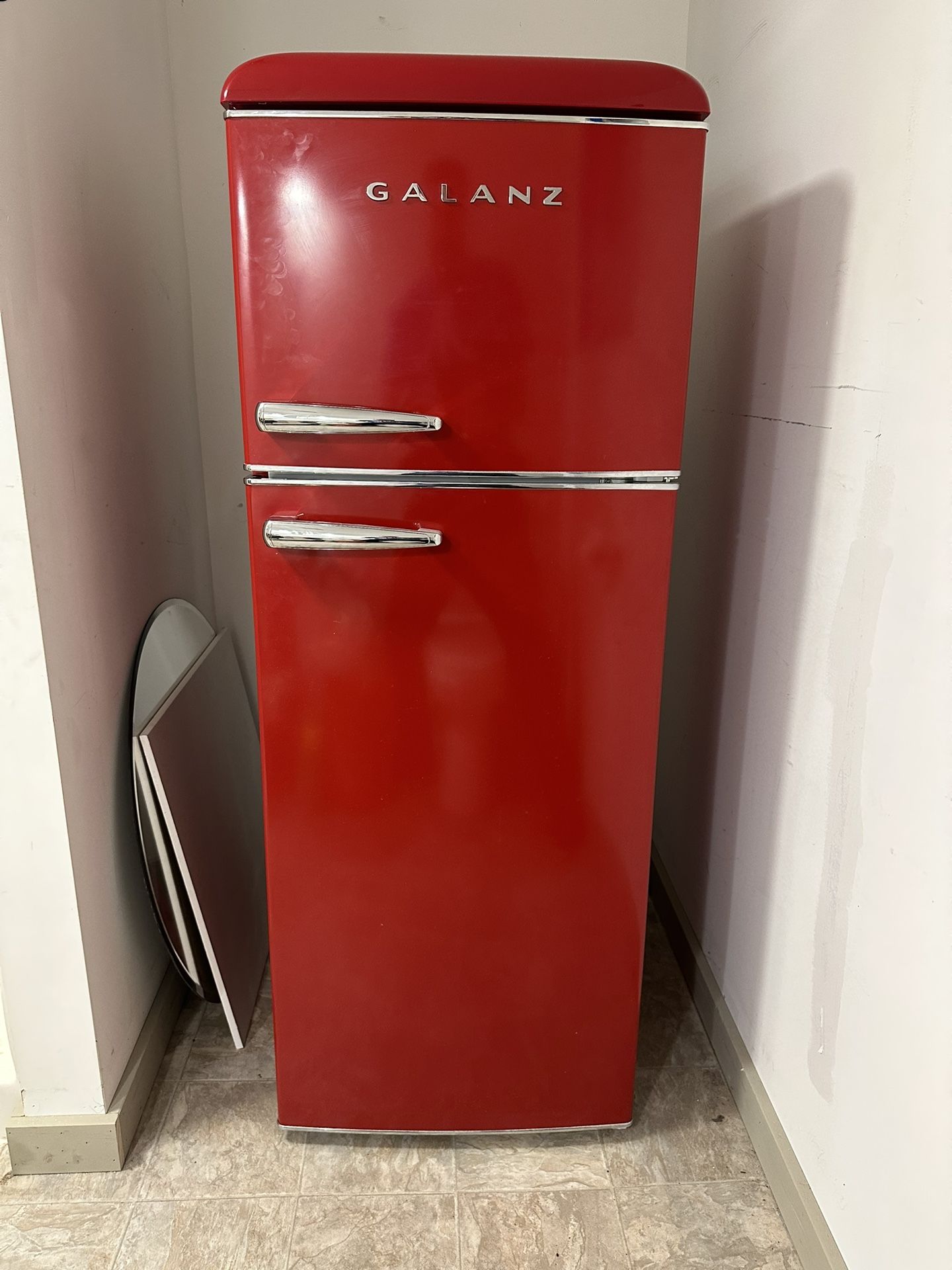 7.6cuft Red Galanz Refrigerator for Sale in Portland, OR - OfferUp