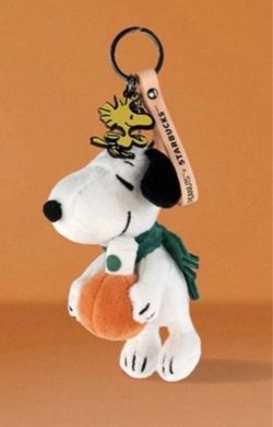 Starbucks x Peanuts Snoopy Plush Keychain