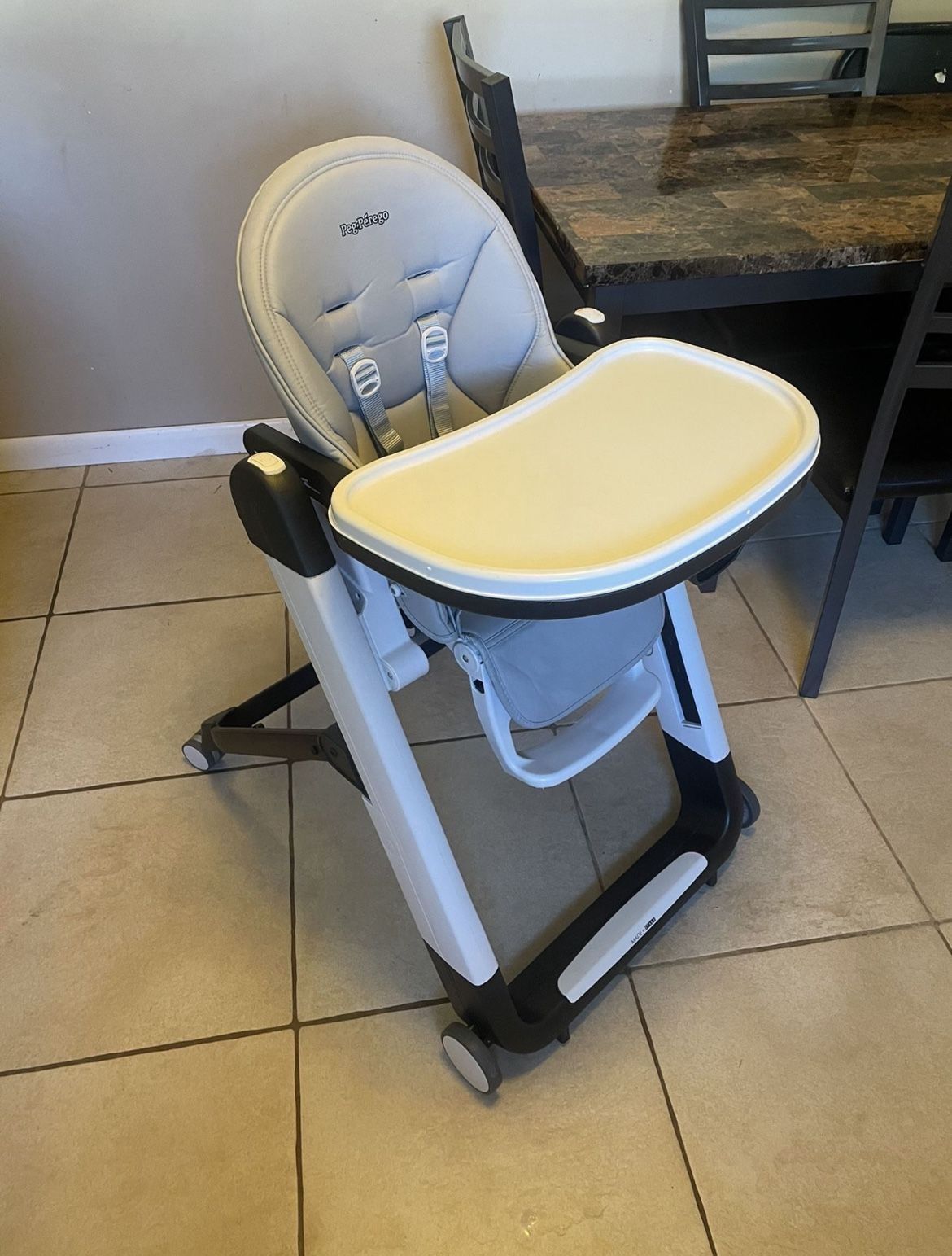Peg Perego Siesta High Chair, Gray