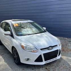 🔥 2014 Ford Focus Hatchback – $6,990 🔥