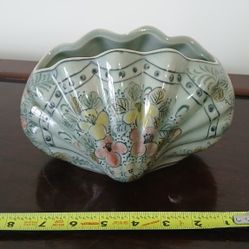 vintage Beswick Ware serving dish in a rare shell shape