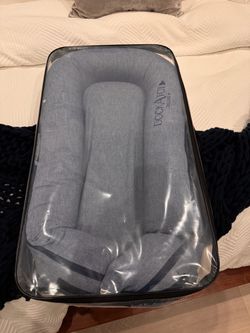 Dockatot Deluxe + Plus - Excellent Condition
