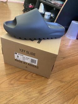 Slide Size 9 **ADIDAS CONFIRMED**