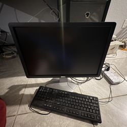 Computer With 2 Monitors