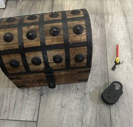 Wooden Pirate Treasure Chest with Lock and Skeleton Key