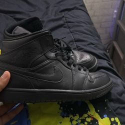 Jordan One Mid All Black