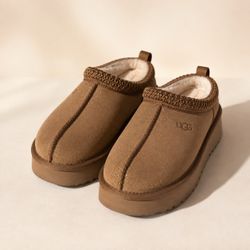 UGG Tazz Dazzle Chestnut Platform Slippers – Big Kids 3