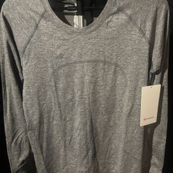 Lululemon Fitness Long Sleeve Women’s Size14