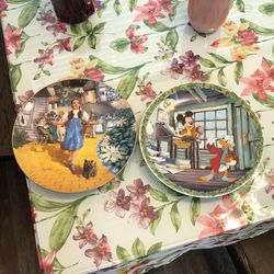 WIZARD OF OZ & MICKY MOUSE & DONALD DUCK PLATES
