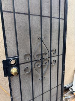 Screen door