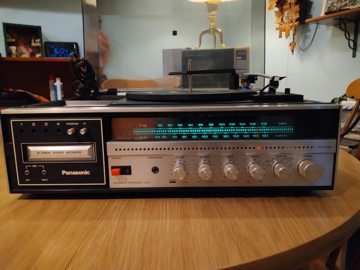 PANASONIC VINTAGE 1974 STEREO AM FM 8 TRACK RECORD CHANGER