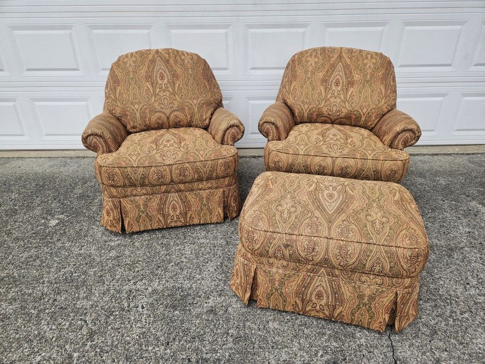 Ethan Allen 2 Swivel Club Chairs And Ottoman Living Room Bedroom Armchairs