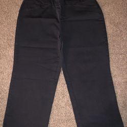 Like New Womens Size M Ankle Pants 