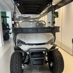 StarEV 4+2 White lifted golf cart