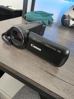 Canon VIXIA HF R800 Camcorder