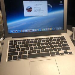 Apple MacBook Air 13” 2017 Like New