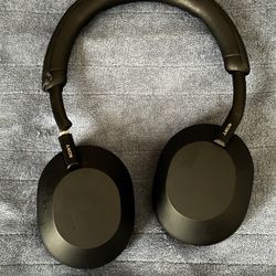 Sony XM5 Headphones