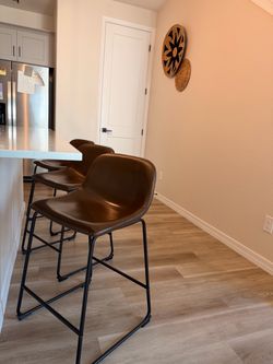 Set of 3 leather barstools